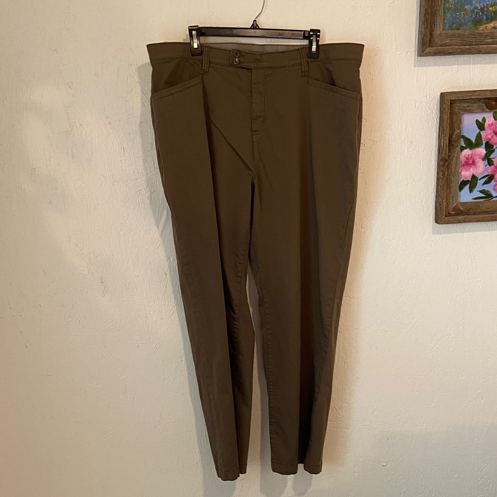 Mountain Lake Women's Olive Chinos